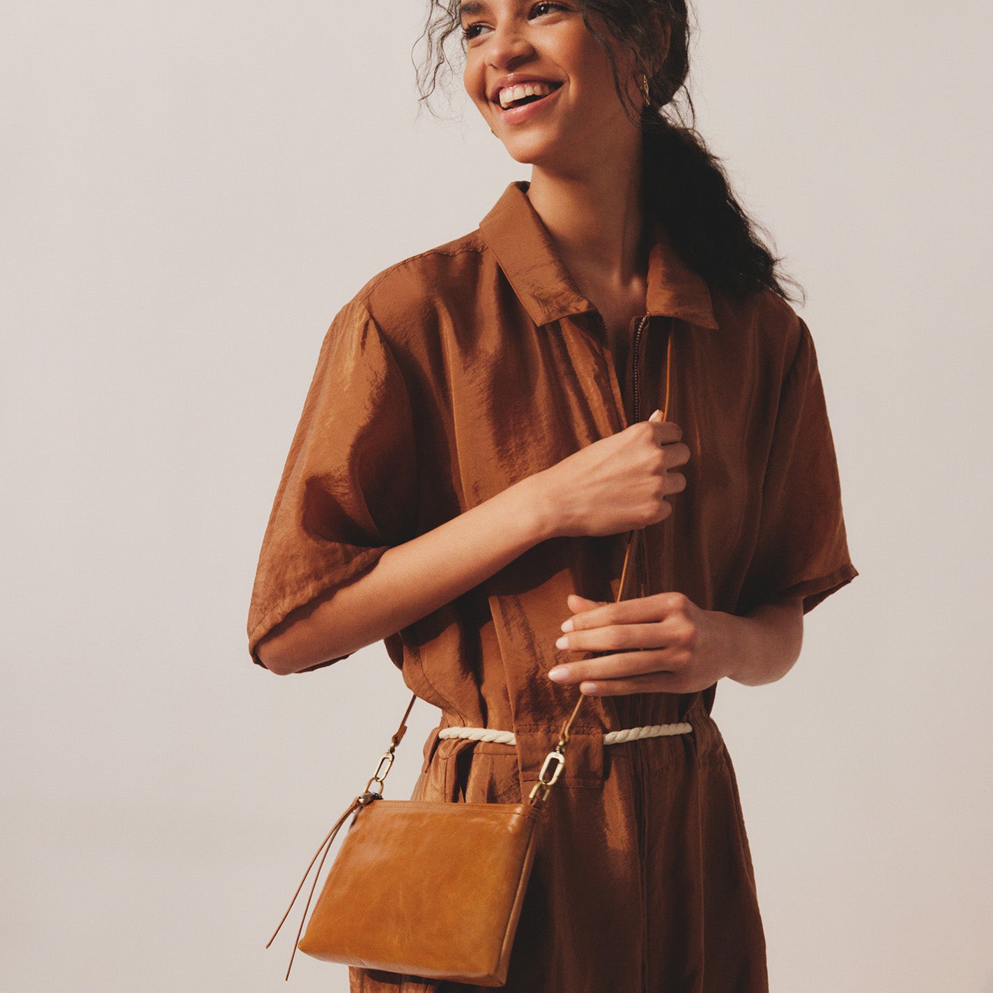 Hobo Darcy Crossbody - Truffle