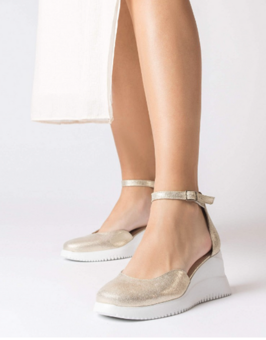 Wonders: Gold Fenix Sandal