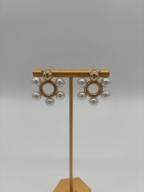 Circle Pearl Earrings