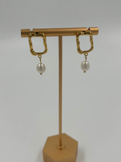 Modern Twist earrings