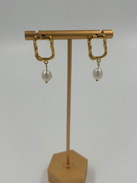 Modern Twist earrings