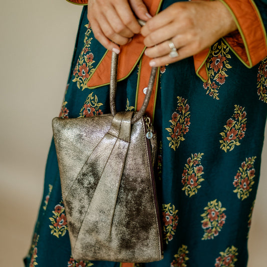 Hobo Sheila Soft ring clutch